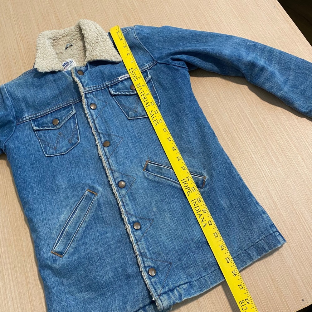 VINTAGE Wrangler Blue Denim Jean Jacket with Cream Sherpa Collar - Picture 4 of 5